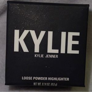 Kylie cosmetics loose powder highlighter